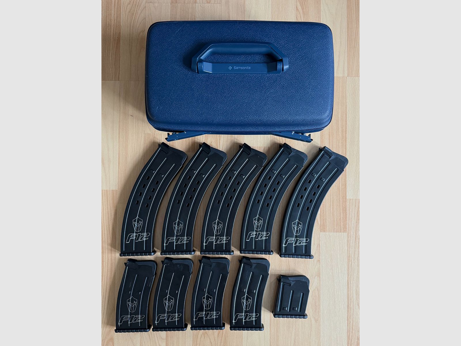 Typhoon F12 Maxi DC Satin escopeta semiautomática con cargador de caja