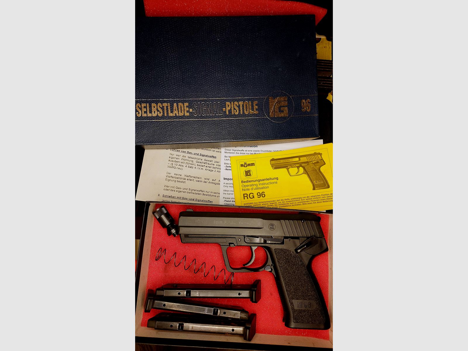 Röhm RG96 Schreckschuss Pistole brüniert (PTB 699) RG 96 mit 3 Magazinen