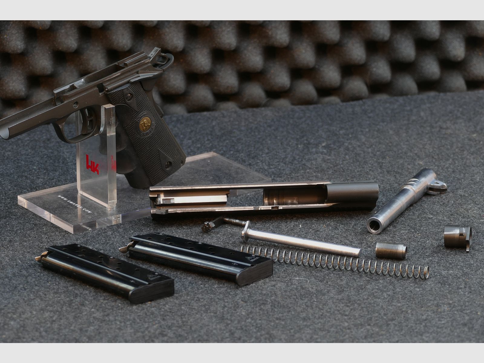 Armscor "Medallion" 1911 – 9×19, 9mmLuger, 9mmPara – cañón Match de 5" – Parkerizado (fosfatado) – 2× revista MecGar