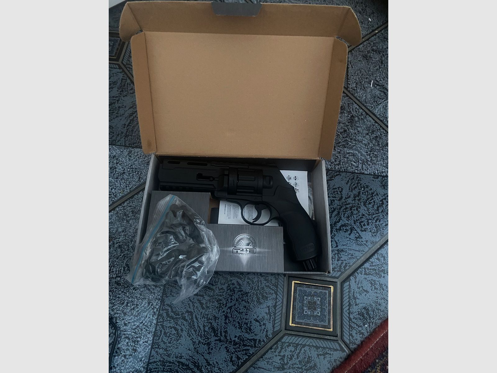 HDR 50 with pellets and CO2 cartridges