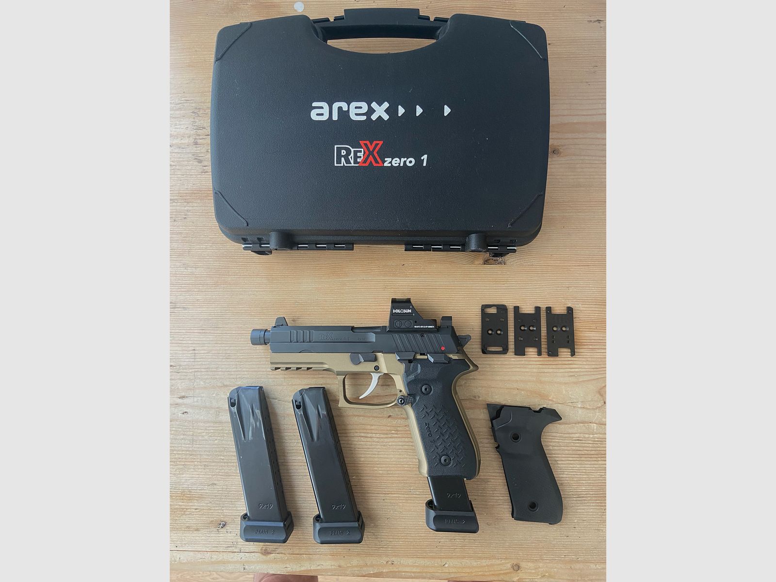Arex Zero 1T FDE 9mm – Red Dot Ready, 3 Magazine + Holster (ohne Holosun)