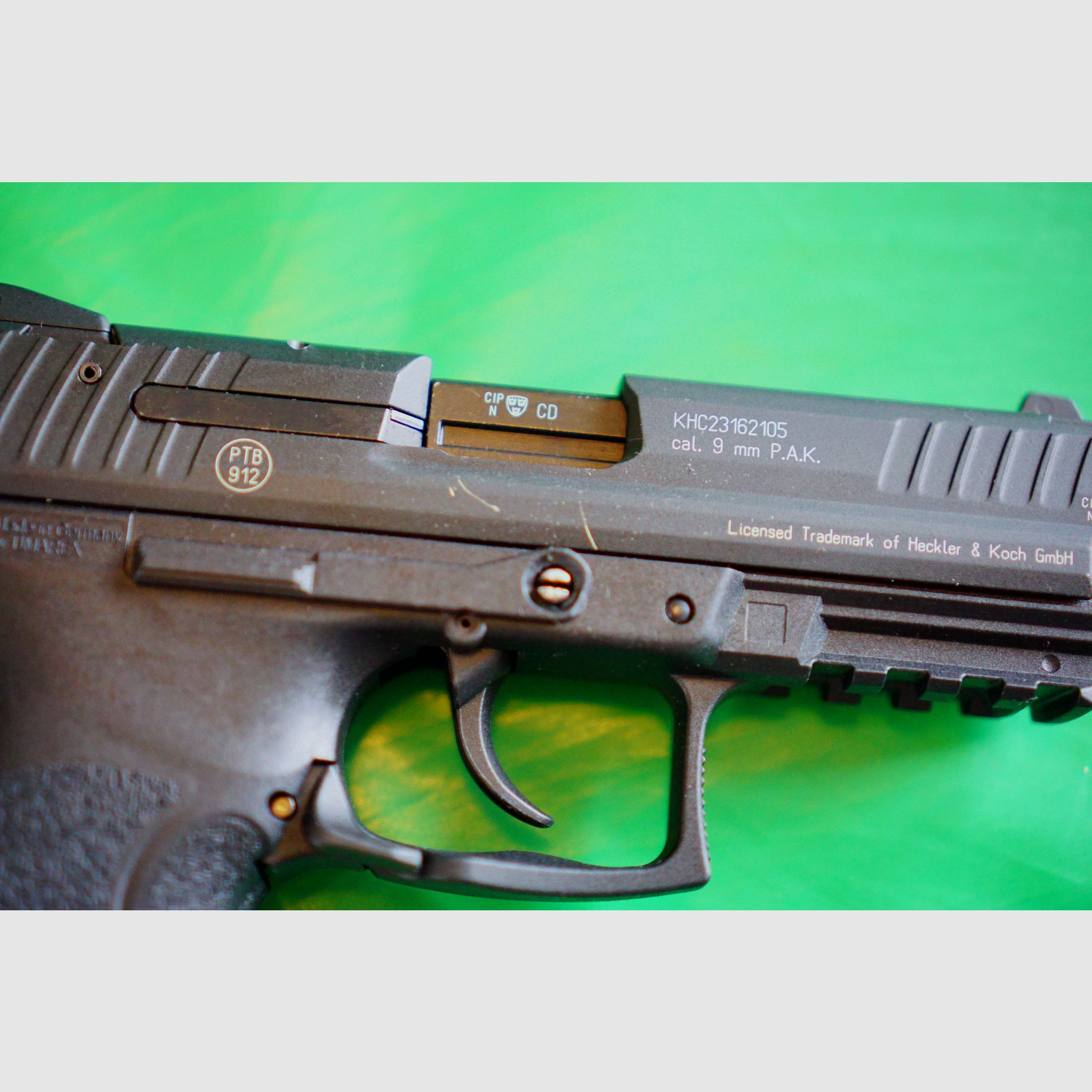 Heckler & Koch P30 Schreckschuss-Pistole 9 mm P.A.K. brüniert (PTB 912)