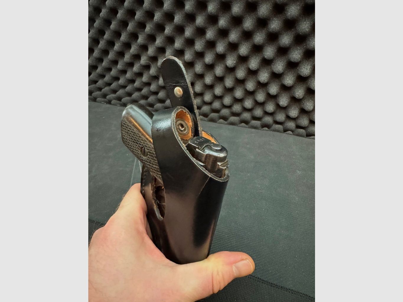 Gürtelholster mit Clip, wie DBGM, schwarzes Glattleder, glänzend, passend für Vorkriegspistolen 6,35mm