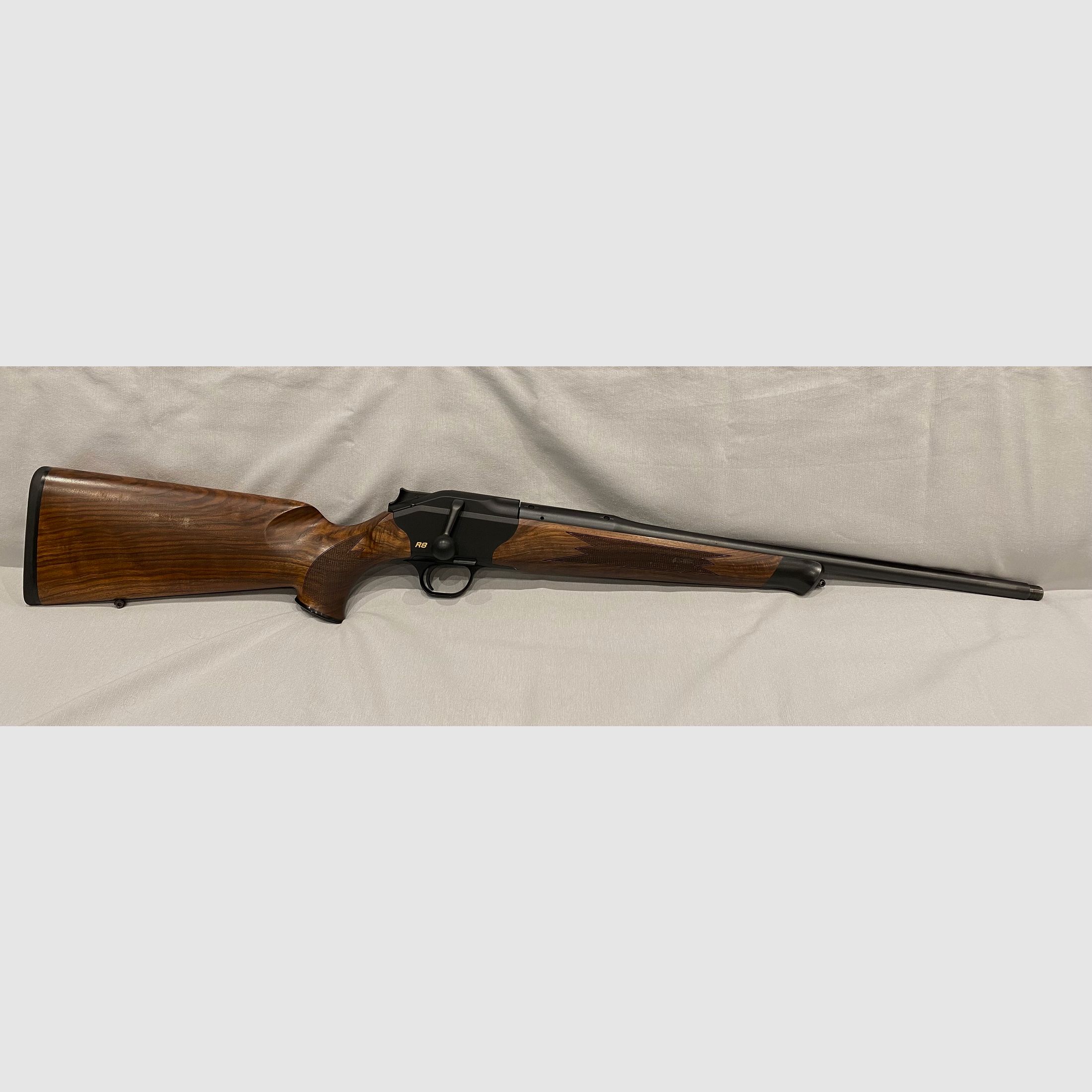 Blaser R8 Holz Standard mit Swarovski Sattelmontage 