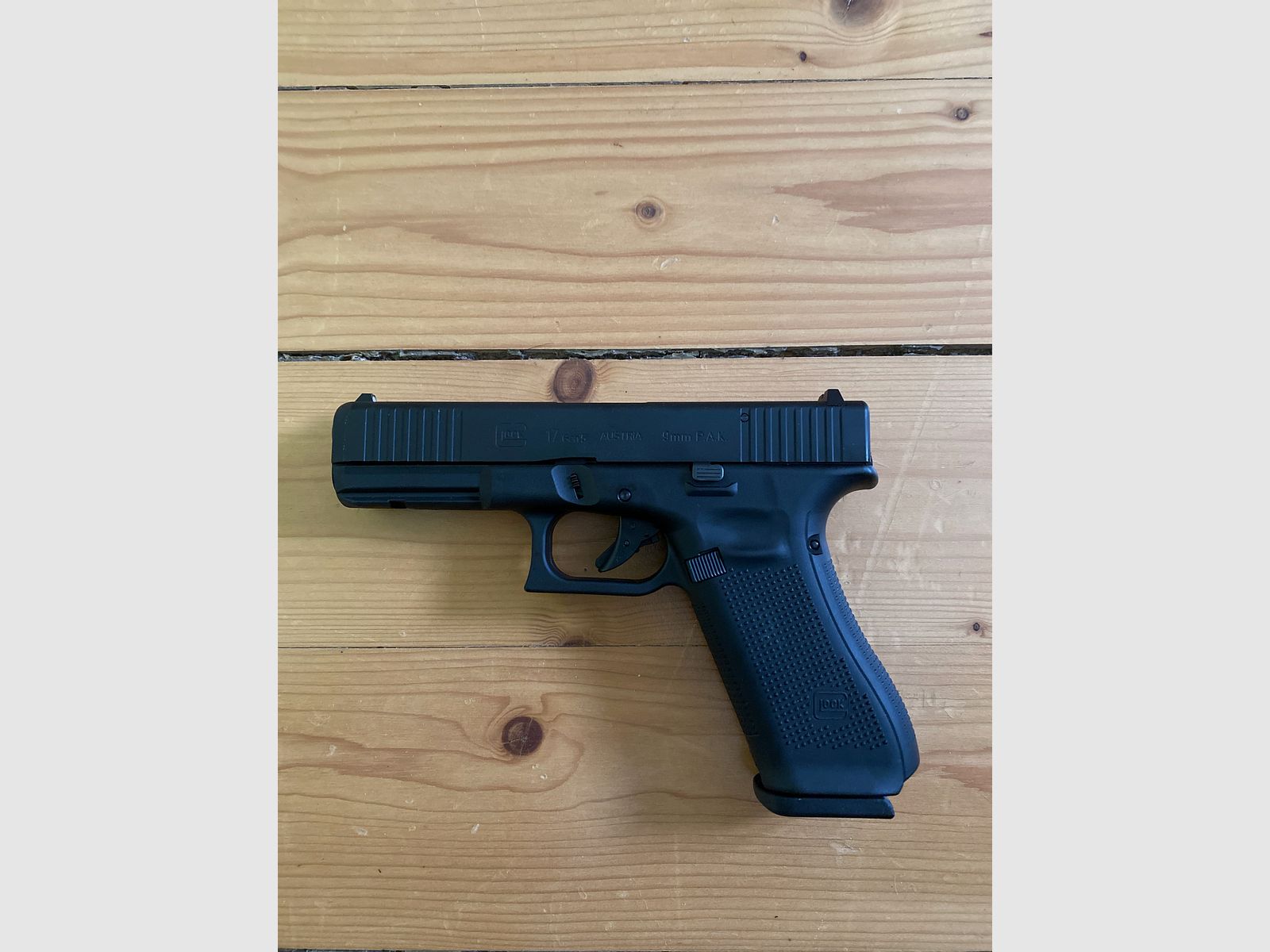 <Vendo la mia Glock 17 Gen 5>