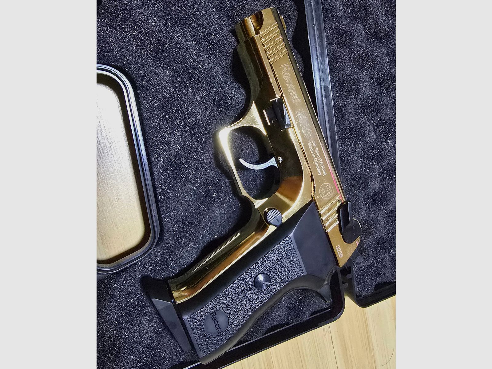 Record 2015 Gold blank firing 9mm PAK