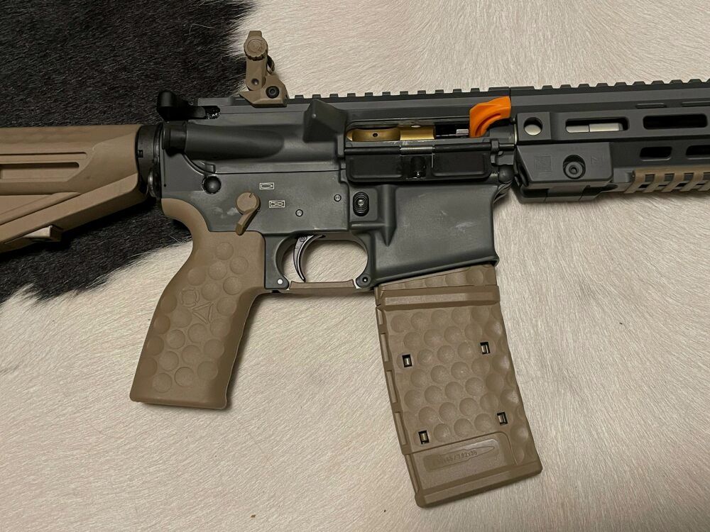 OBERLAND ARMS OA-15 PR M5, loop 16,75", OA MDR M-LOK handgreep 13", OA M4-schaft BUIS, MFD