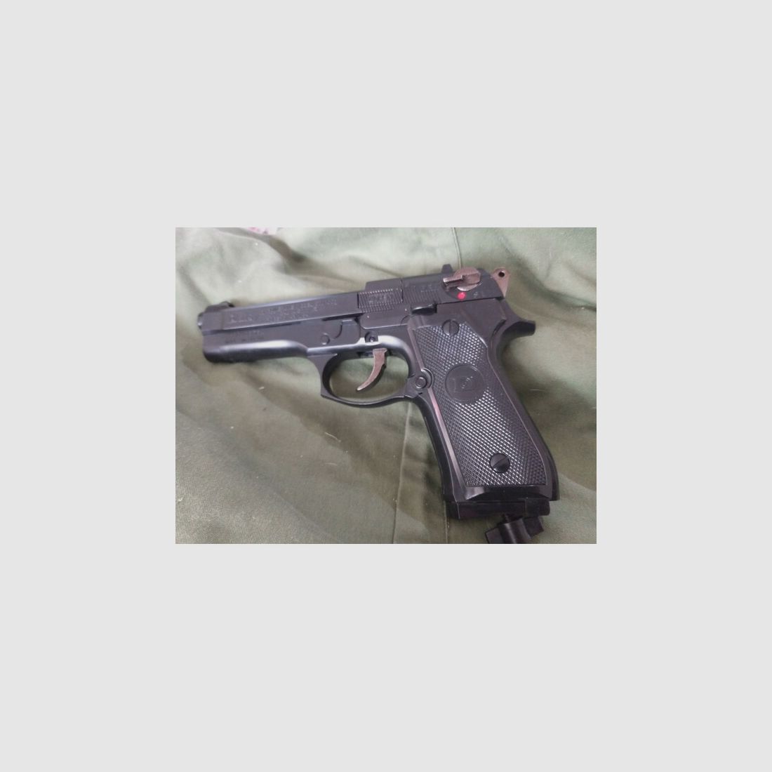 Konvolut 2:Stk Co2 Pistolen Daisy 9 /Daisy 500 “Raven!