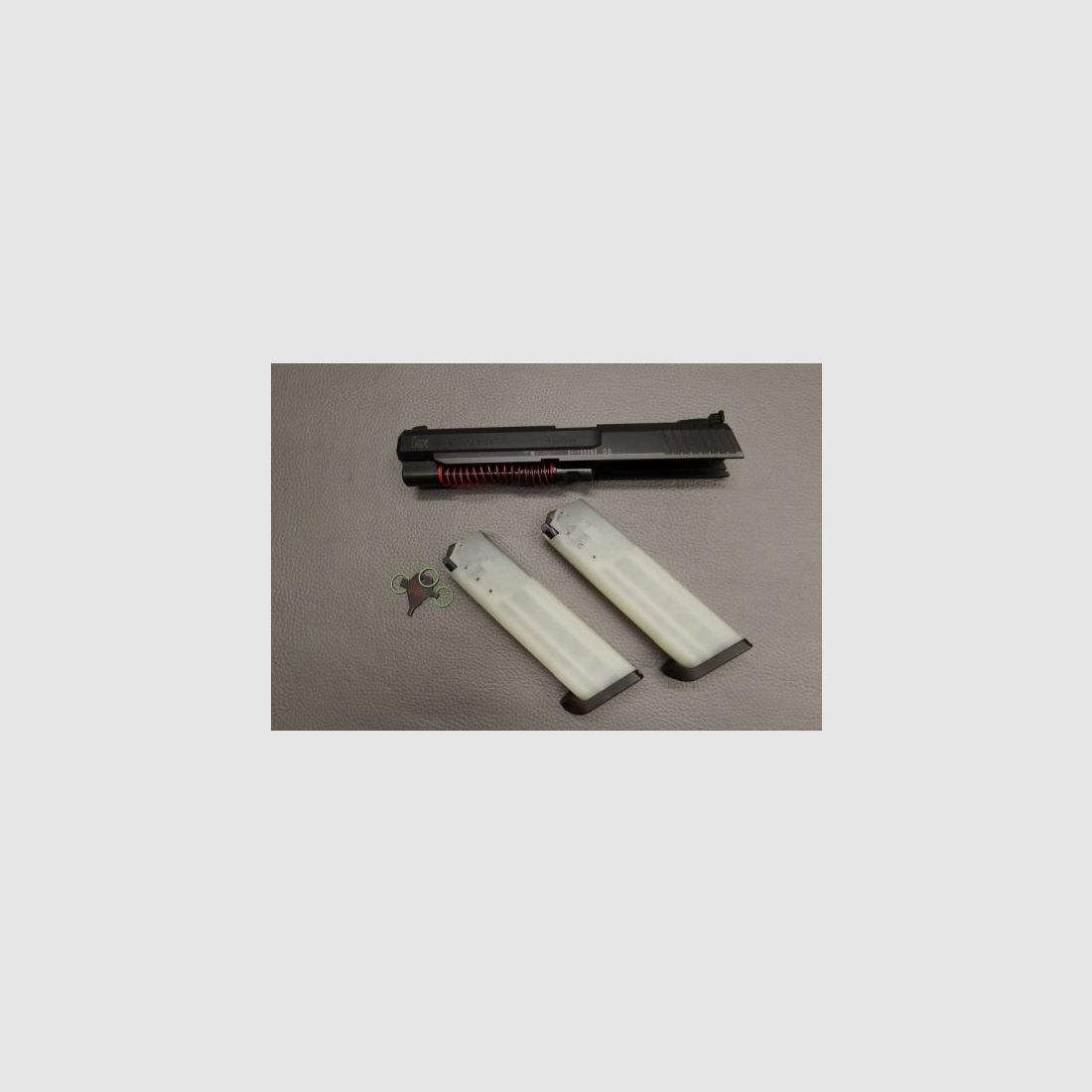 Change system Heckler and Koch USP Expert 9x19 for USP grip 9x19/.40S&W