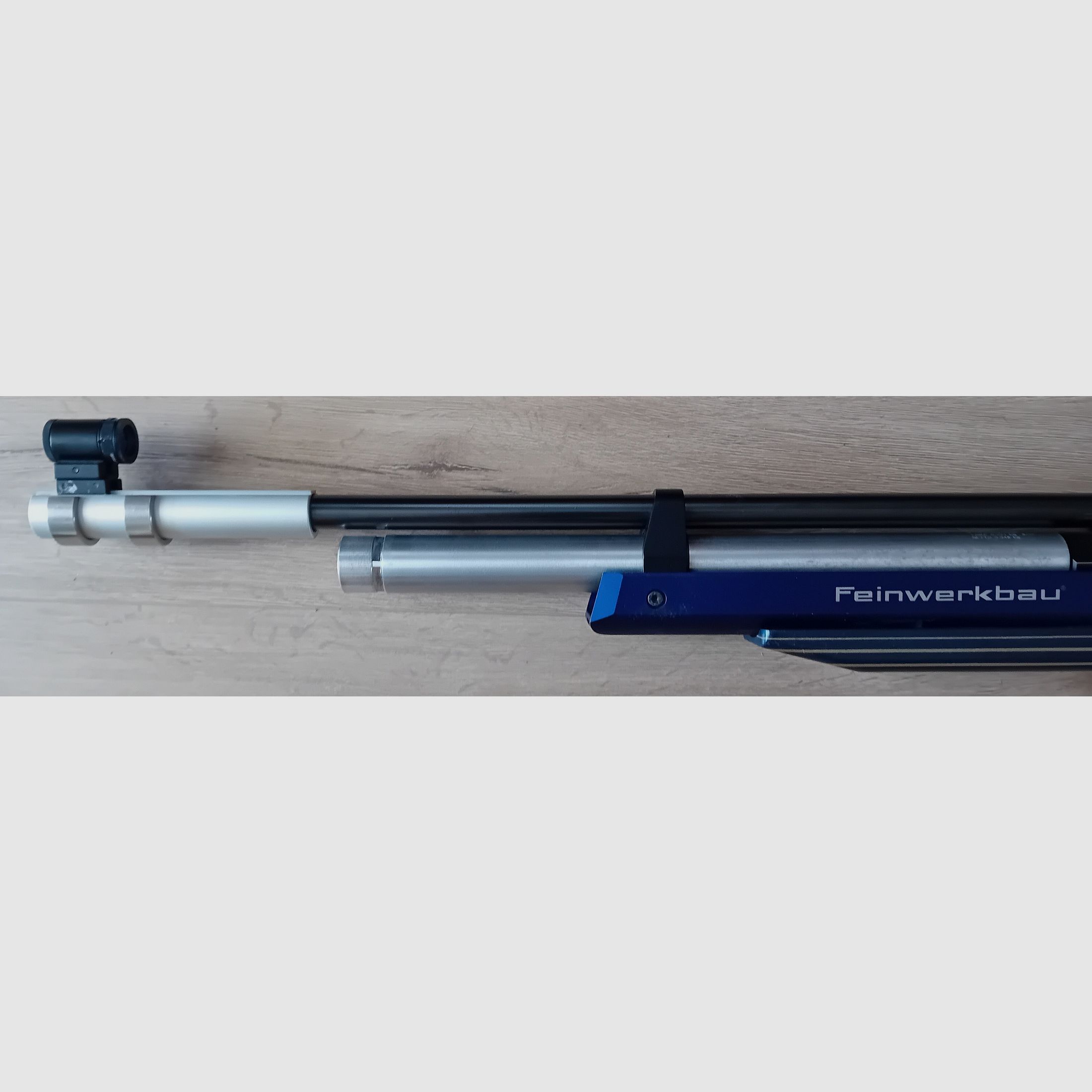 Press - Luftgewehr Feinwerkbau P 70 ALU - Links - Schaft