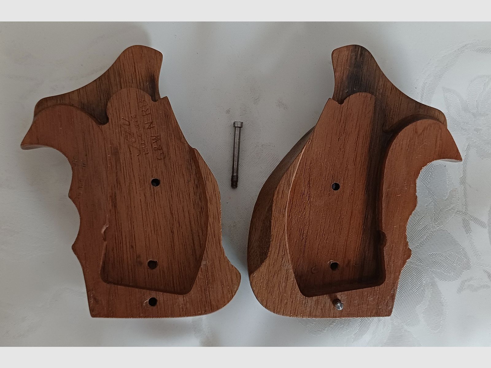 Nill Matchgriff Holz für Smith & Wesson Revolver N-Rahmen Round Butt SW019PHO