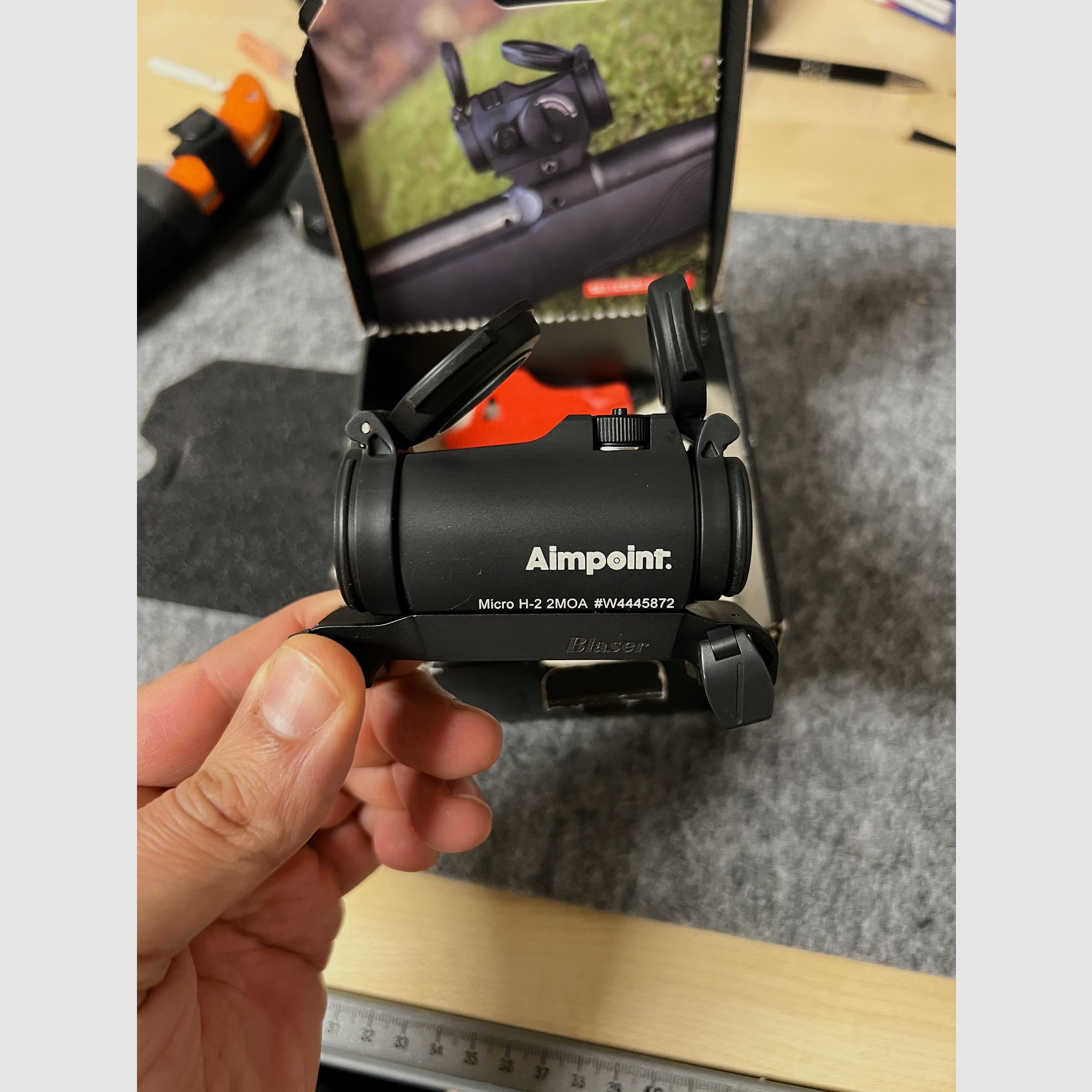 Aimpoint Micro H-2 2 MOA - Mirino a punto rosso con montaggio a sella Blaser