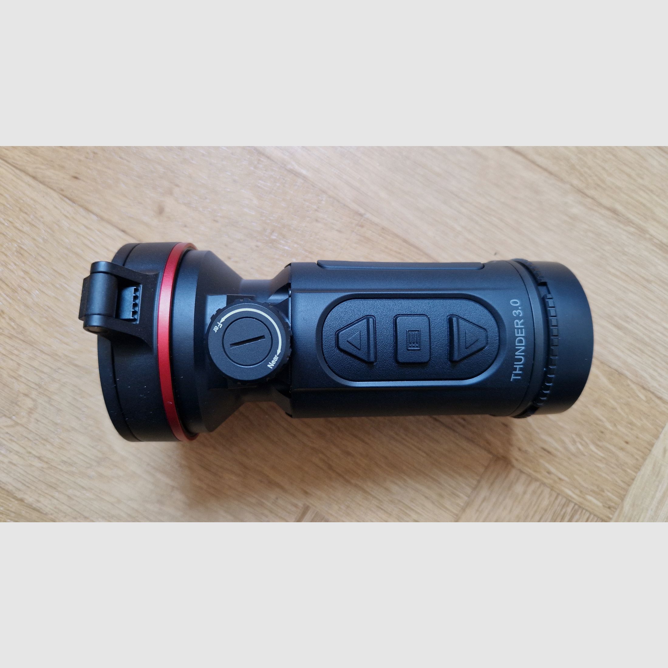 HIKMICRO TQ50CL 3.0 thermal imaging attachment and handheld device