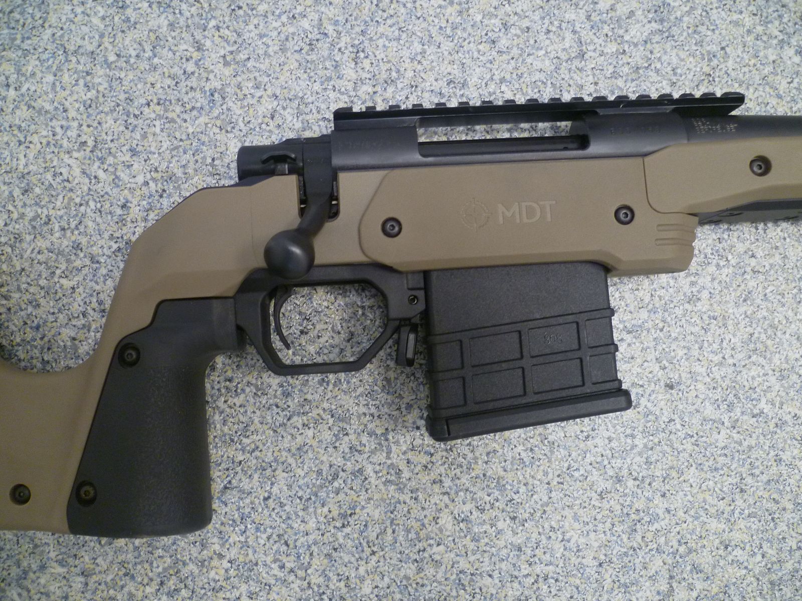 Repetitiegeweer Howa 1500 .308 Win in het MTD XRS Chassis Systeem