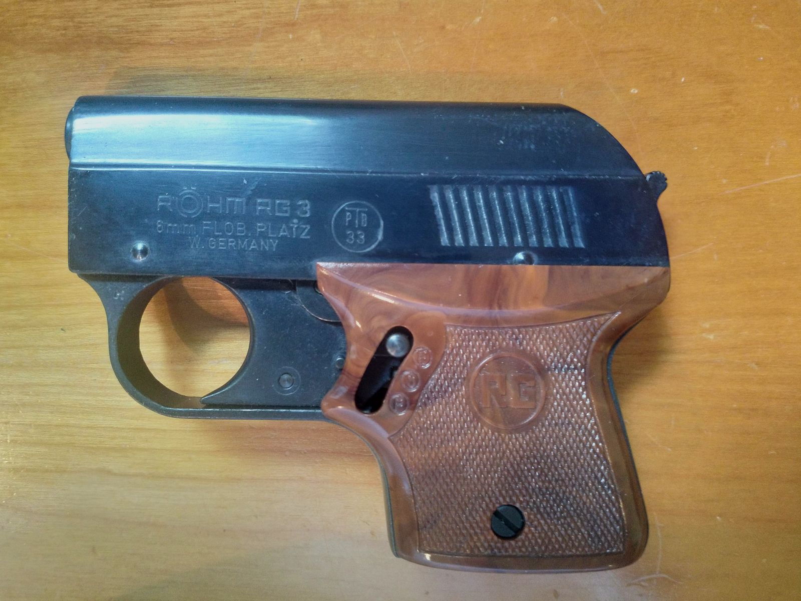 Schreckschuss-, Gas- bzw. Signalpistole Röhm RG3