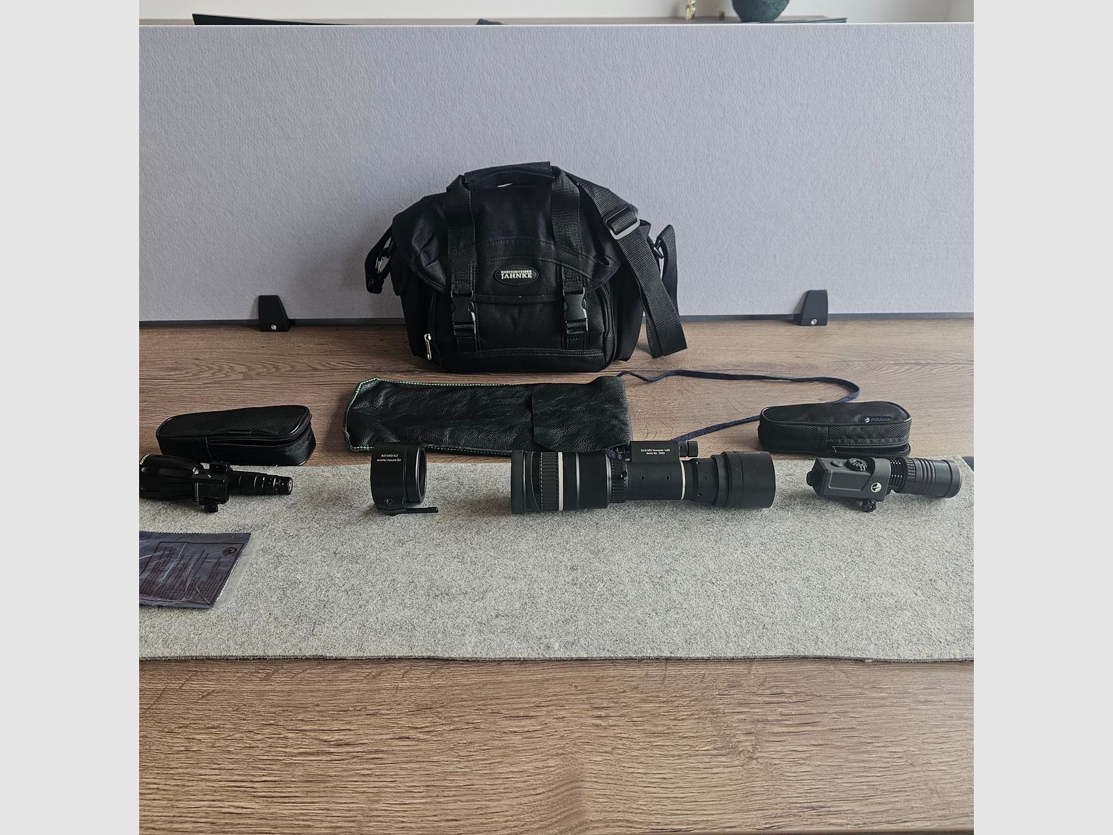Jahnke DJ-8 NSV Kompakt1x56 mit Premium Photonis Onyx Bildröhre in der höchsten Leistungsklasse III. Weißes Bild der Premiumklasse. Erste Sortierung