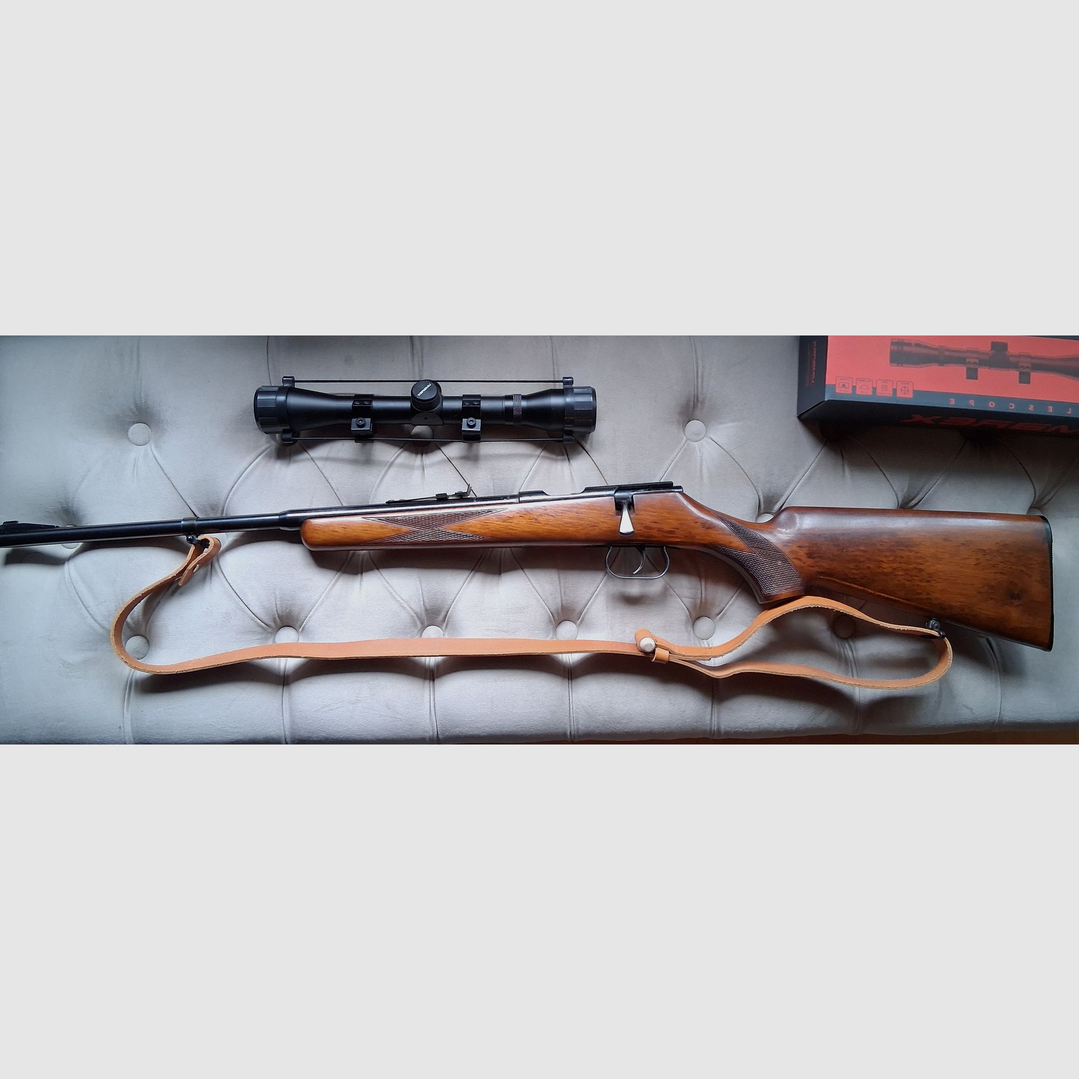 H.Schmidt KG Oggenhausen carabina a colpo singolo 4mmRand lungo con PTB 4-69 molto rara e estremamente precisa.