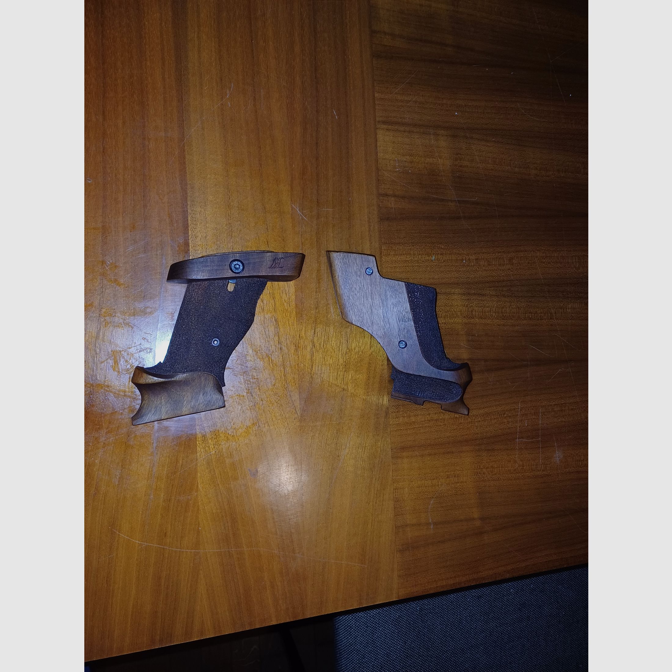 Pistool Erma ESP 85 A gripplaten