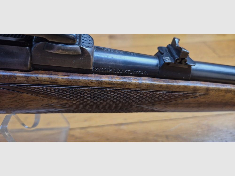 Sehr schöne Jagdgewehr Krico 700 Jagdmatch — Kal. .222 Rem — Herstellung Kriegeskorte in Stuttgart — Deutscher Stecher — Hensoldt Wetzlar Diatal 4X32 auf 100% Stahl-Turm-Montage — Sehr schöner Nussbaumholz hoher Grad — Exzellente Mechanik — Exzellenter Abzug — Sehr schöner Lauf fast neu – TBE/TBE+, Bild 27 von 38