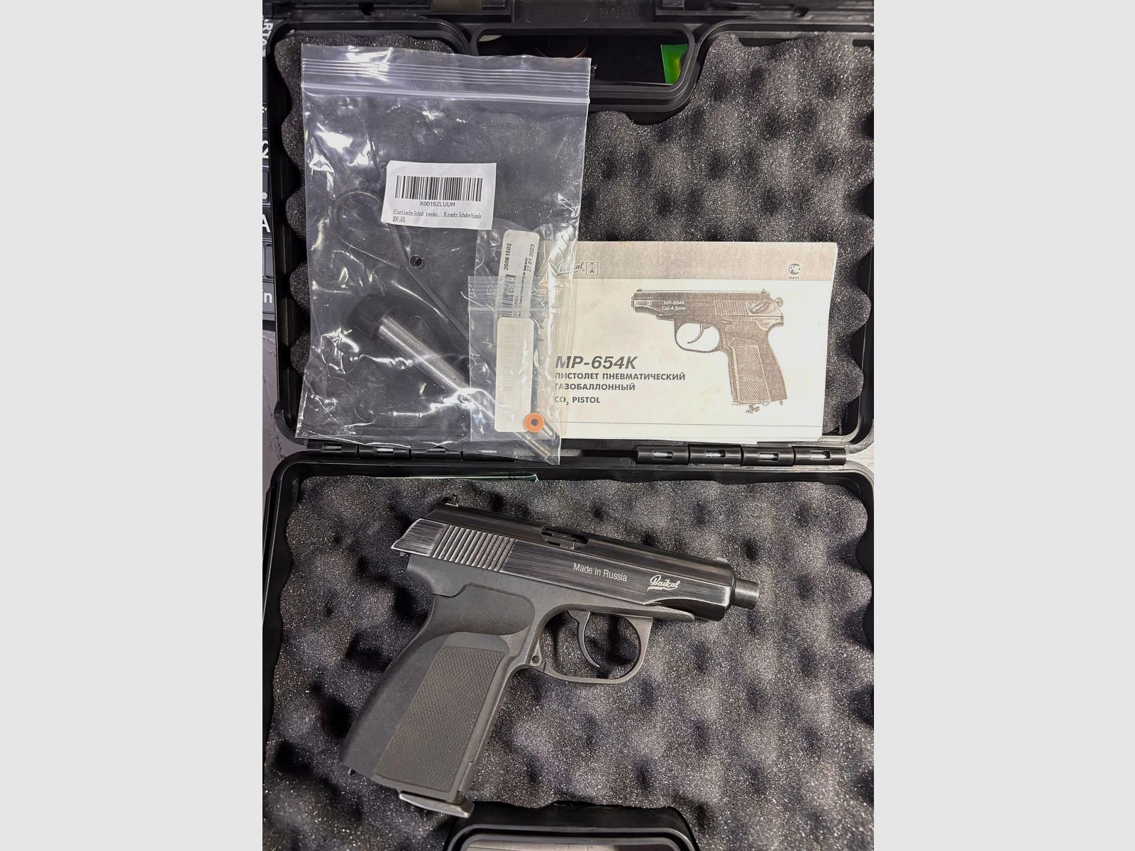 Makarov Co2 Pistole Halbautomat in 4,5 mm BB dieses Modell ist mit Origianl Teilen der legendären Makarov hergestellt worden