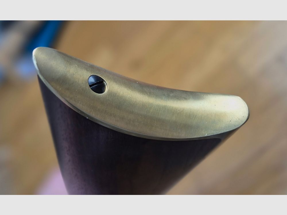 Wspaniała i rzadka karabina Winchester model 1866 – „Yellow Boy” w rzadko spotykanej produkcji Miroku z Japonii – Rzadkie kal. .38 SP/38 specjalne – Obudowa z brązu/mosiądzu jak oryginały – 10 nabojów – Mechanika i drewno w stanie nowym lub prawie nowym – Wyjątkowa nowoczesna broń i rzadki egzemplarz – TBE+++, zdjęcie 47 z 51