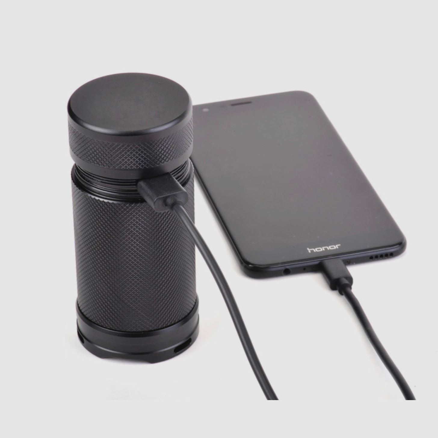 NEXTORCH Saint Torch 30 5600 Lumen Suchscheinwerfer LED Taschenlampe