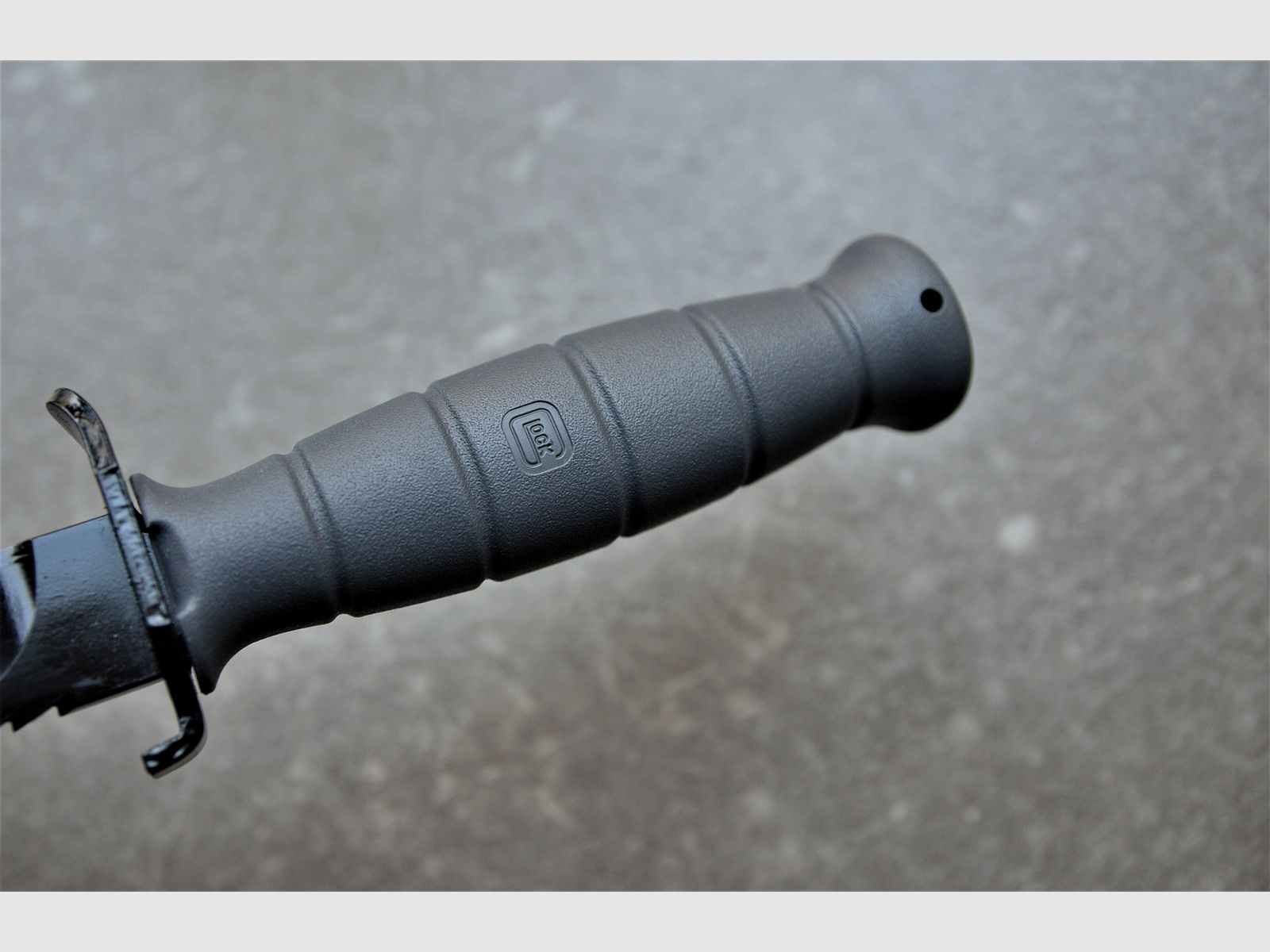 Glock Feldmesser FM 81 grau – Militärisches Mehrzweckmesser