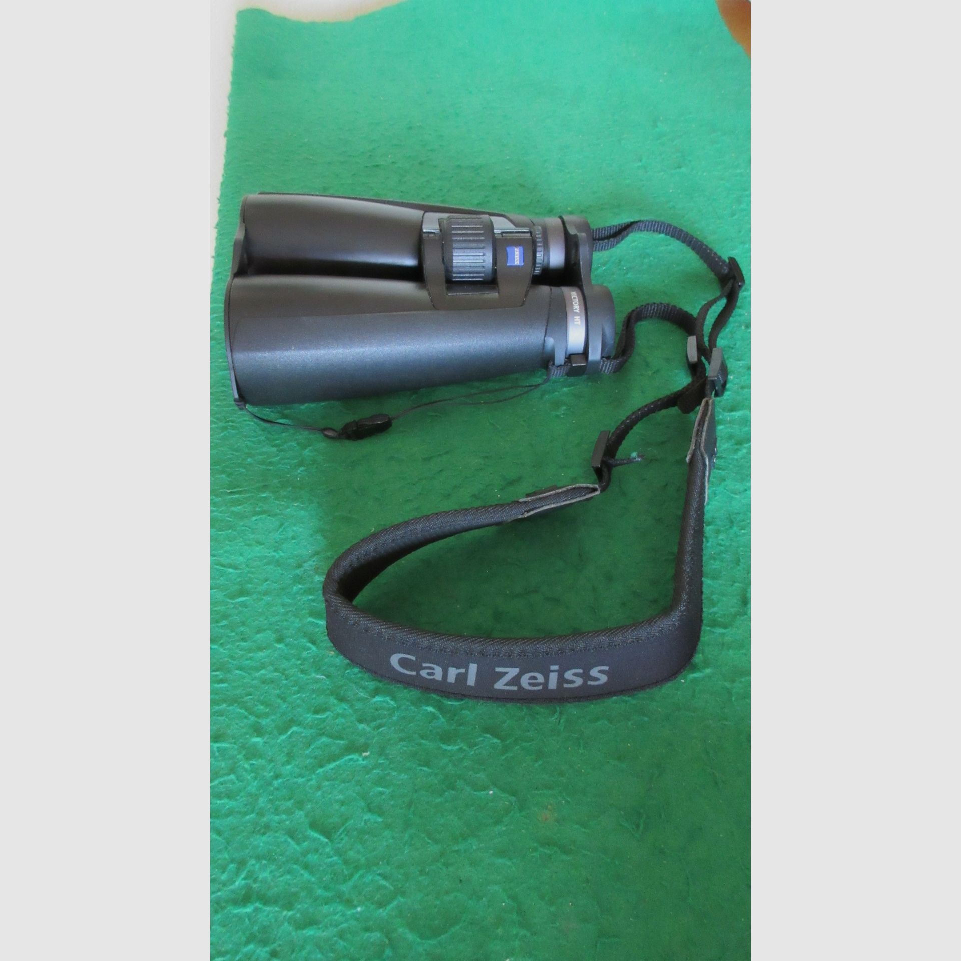 Jumelles Zeiss Victory HT 10x54 pour l'aube et la nuit avec sac d'accessoires et sangle d'origine Zeiss