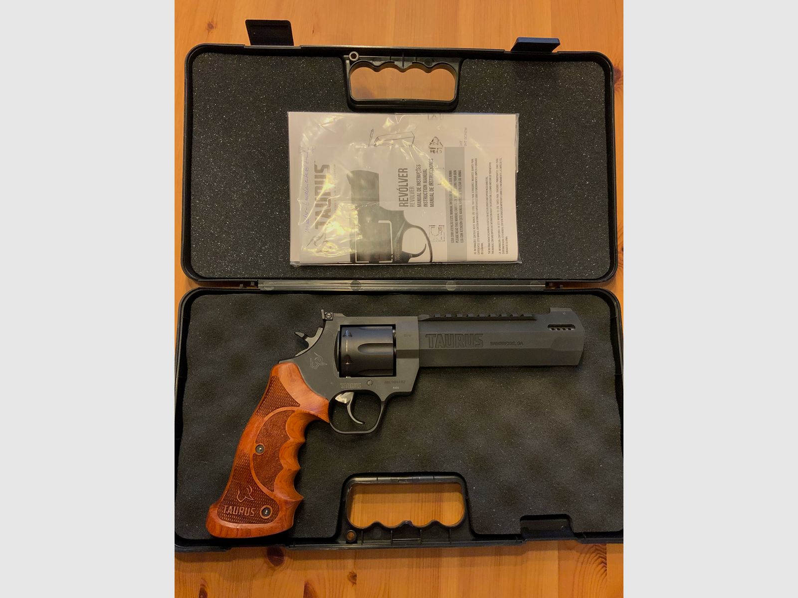 Revolver TAURUS Raging Hunter .44 Rem. Mag., 6 3/4“, matt-schwarz