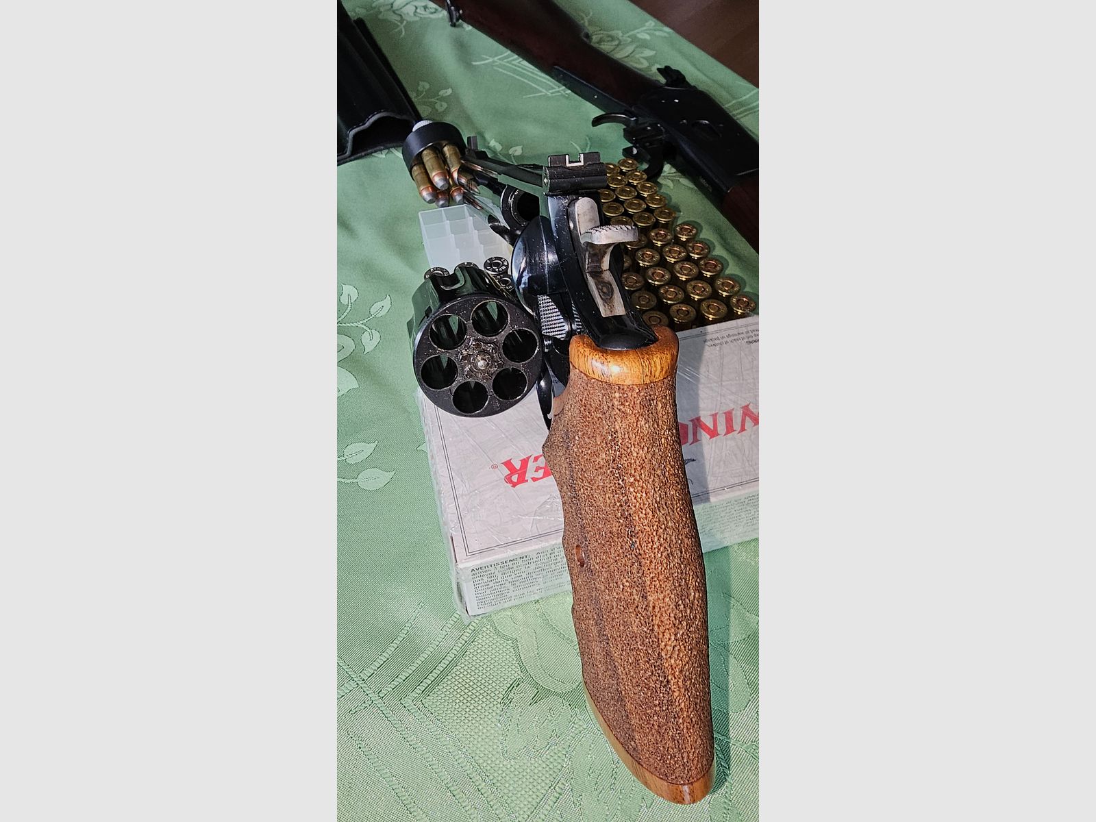 44 Rem Mag  Puma Rossi + S&W + Patronen