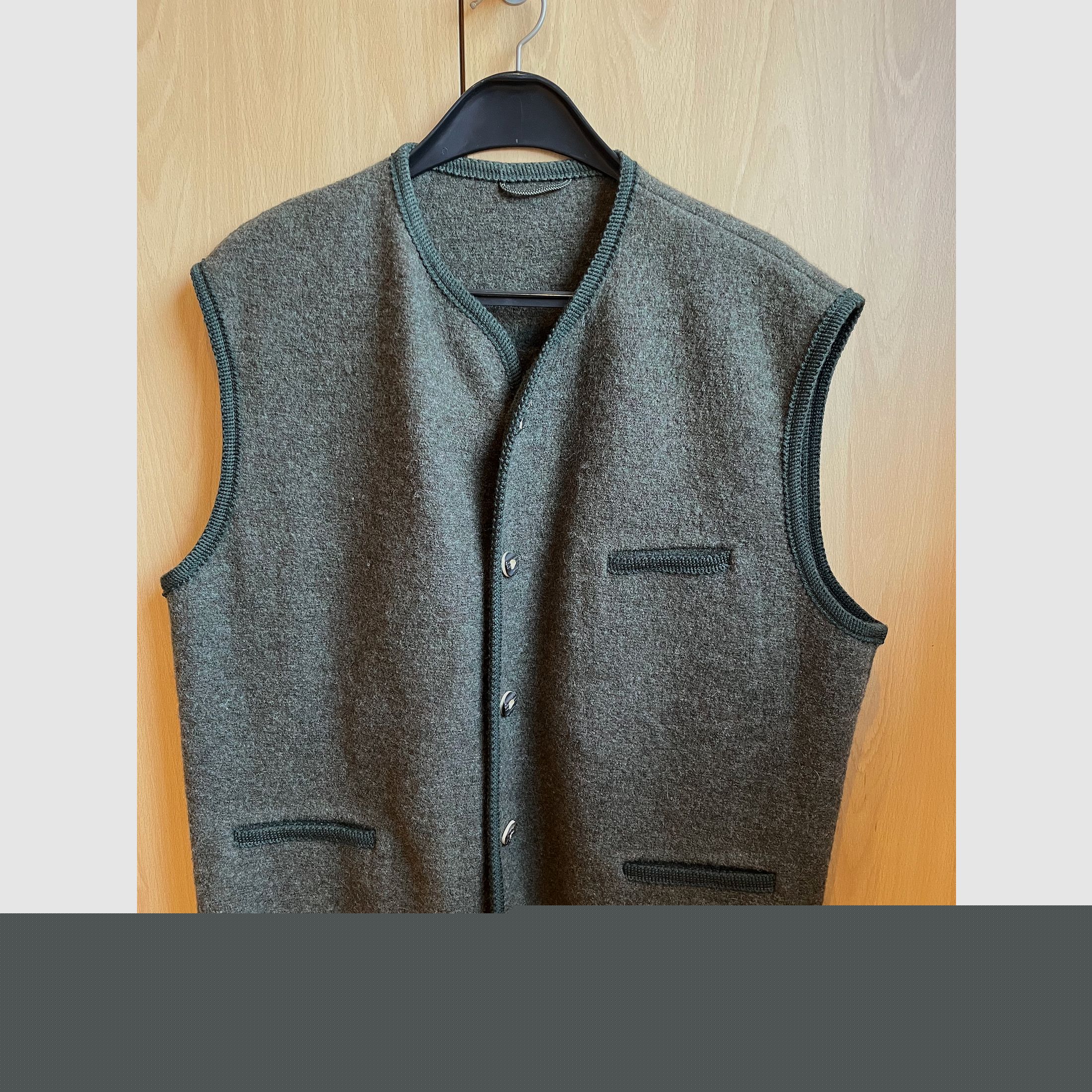 grüner Janker aus Wolle/ Wollweste