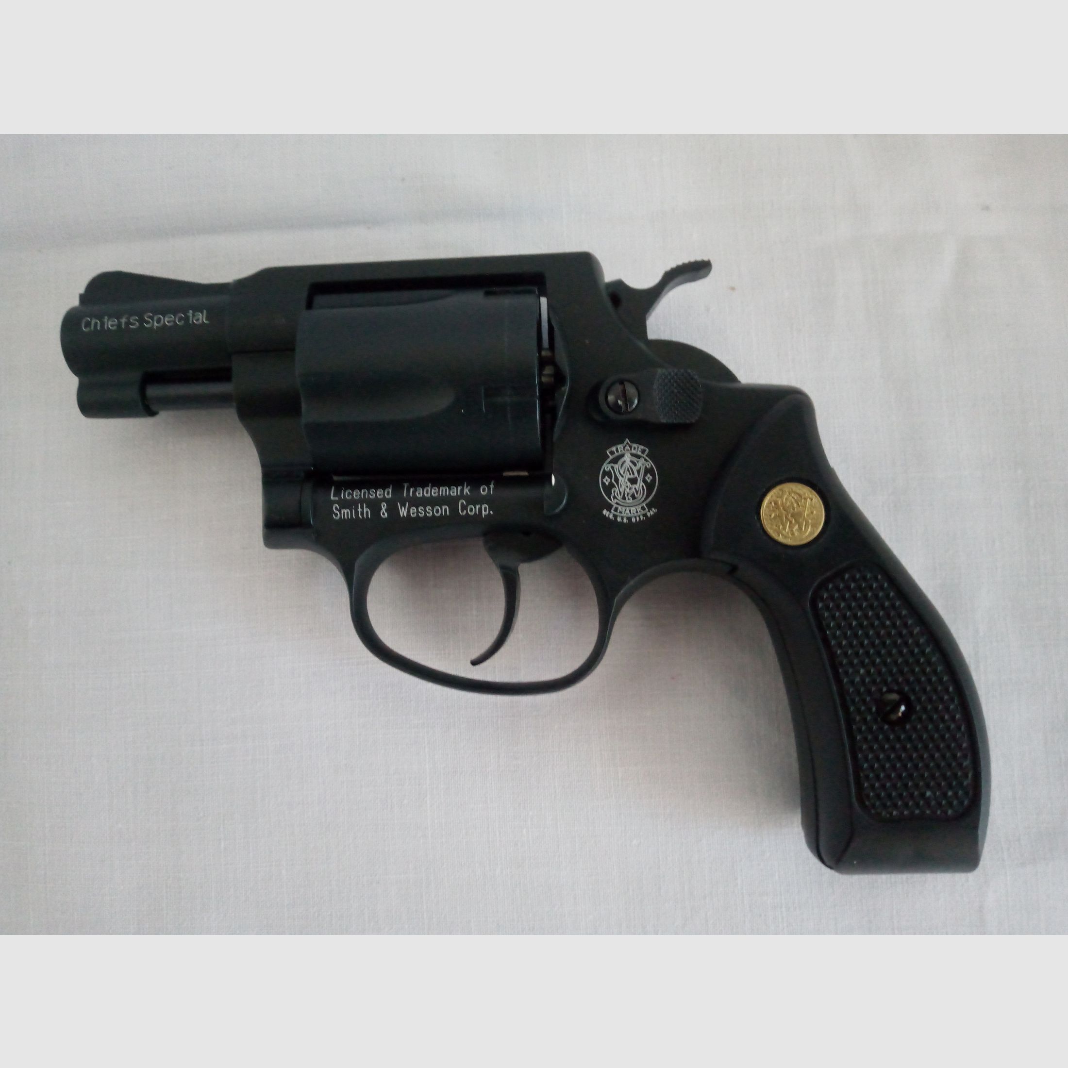 Smith & Wesson "Chiefs Special" / revolver SRS / cal. 9mm R.K. / brunito