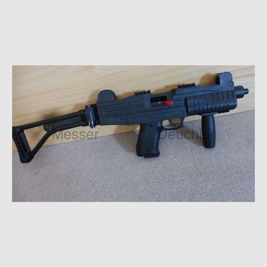 Pistola de fogueo Ekol ASI / Subfusil con culata plegable