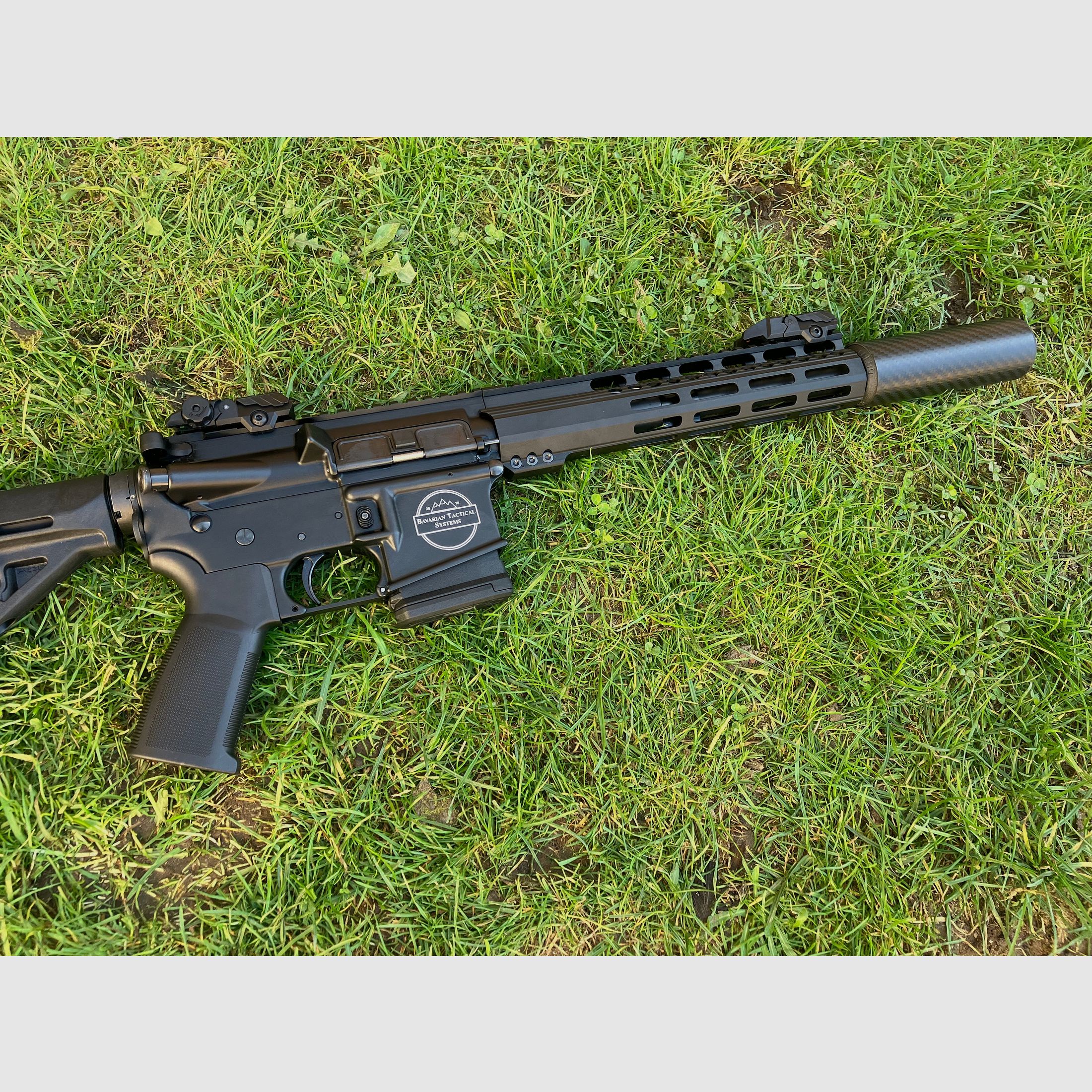 AR15 o sistema di cambio AR nei calibri .223Rem, 9mm Luger, .300 AAC Blackout, .450 Bushmaster, 6,5 Grendel di BTS Bavarian Tactical Systems