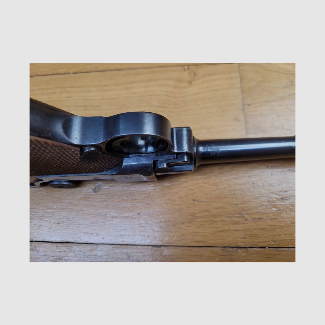 Wyjątkowy pistolet Luger P08 Kriegsmarine – Mniej niż 3900 egzemplarzy – Produkcja Mauser S/42 z 1938 roku – Holster Kriegsmarine i oryginalny klucz – Bardzo rzadki zestaw w doskonałym stanie!, zdjęcie 13 z 42