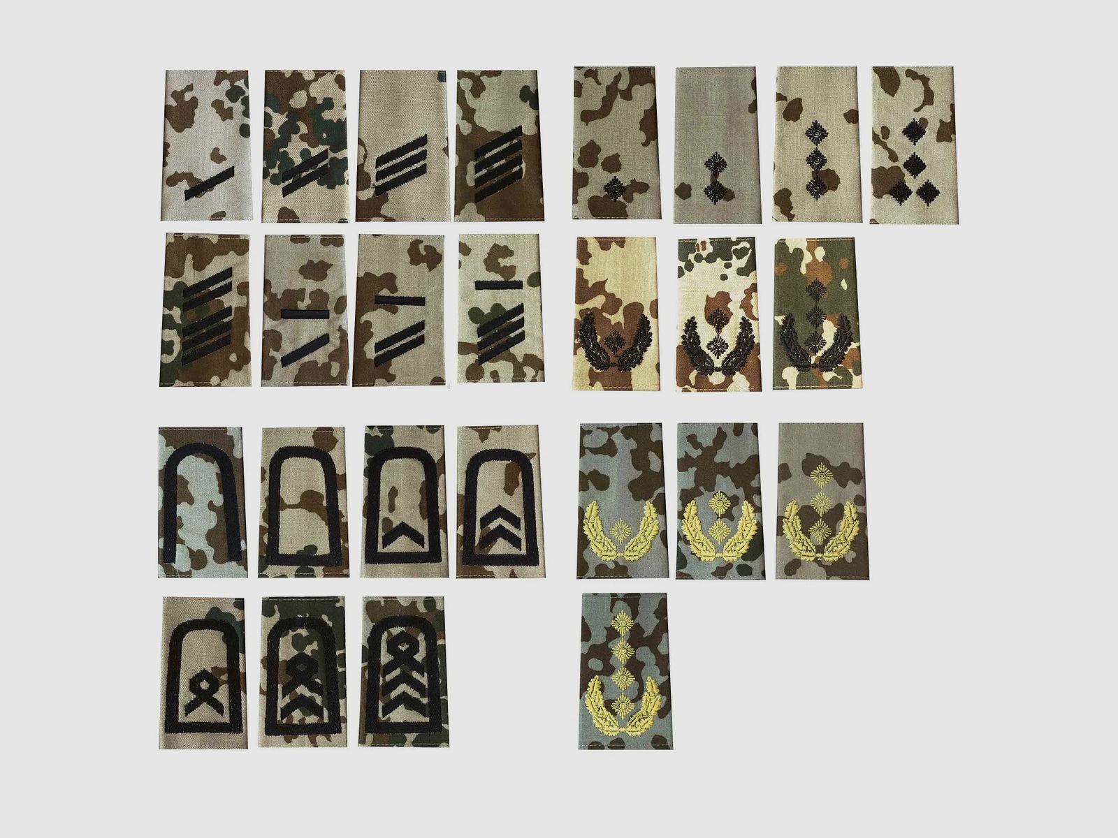 Desconocido BW insignia de rango del ejército tropical