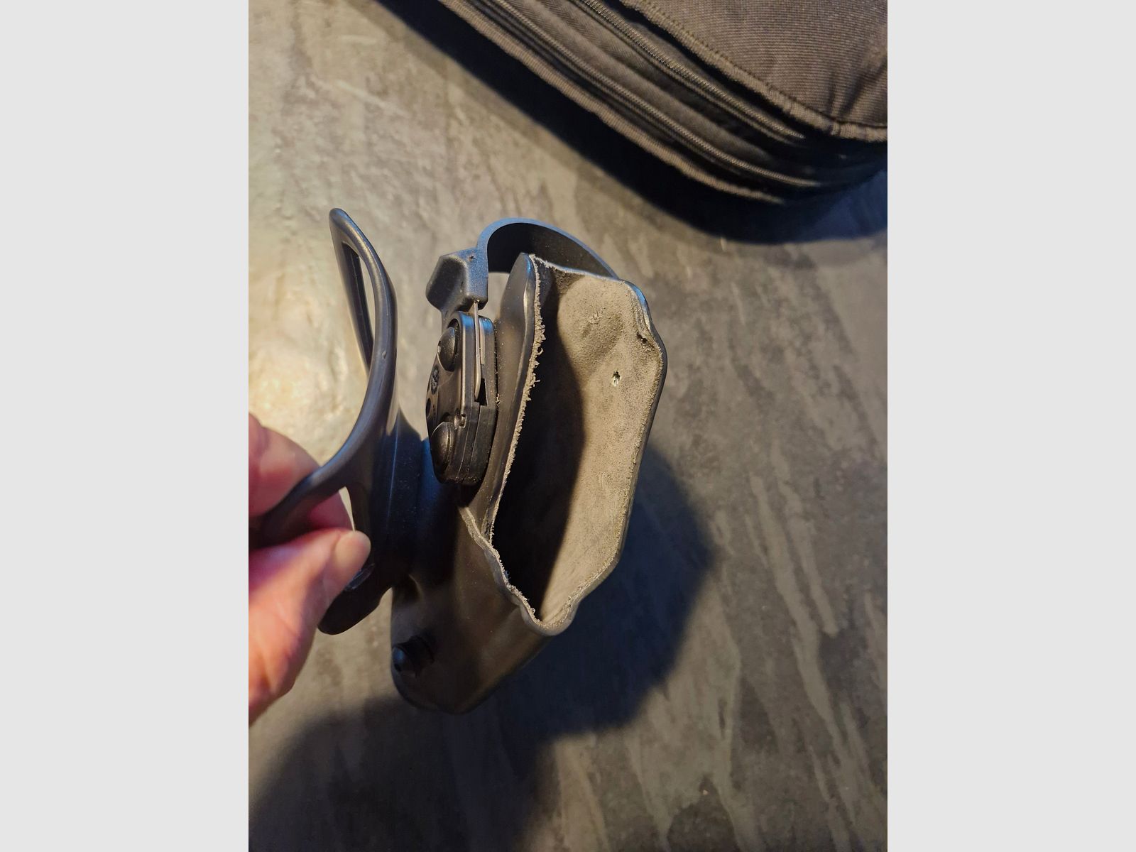 Holster for Glock 17/22 Safariland