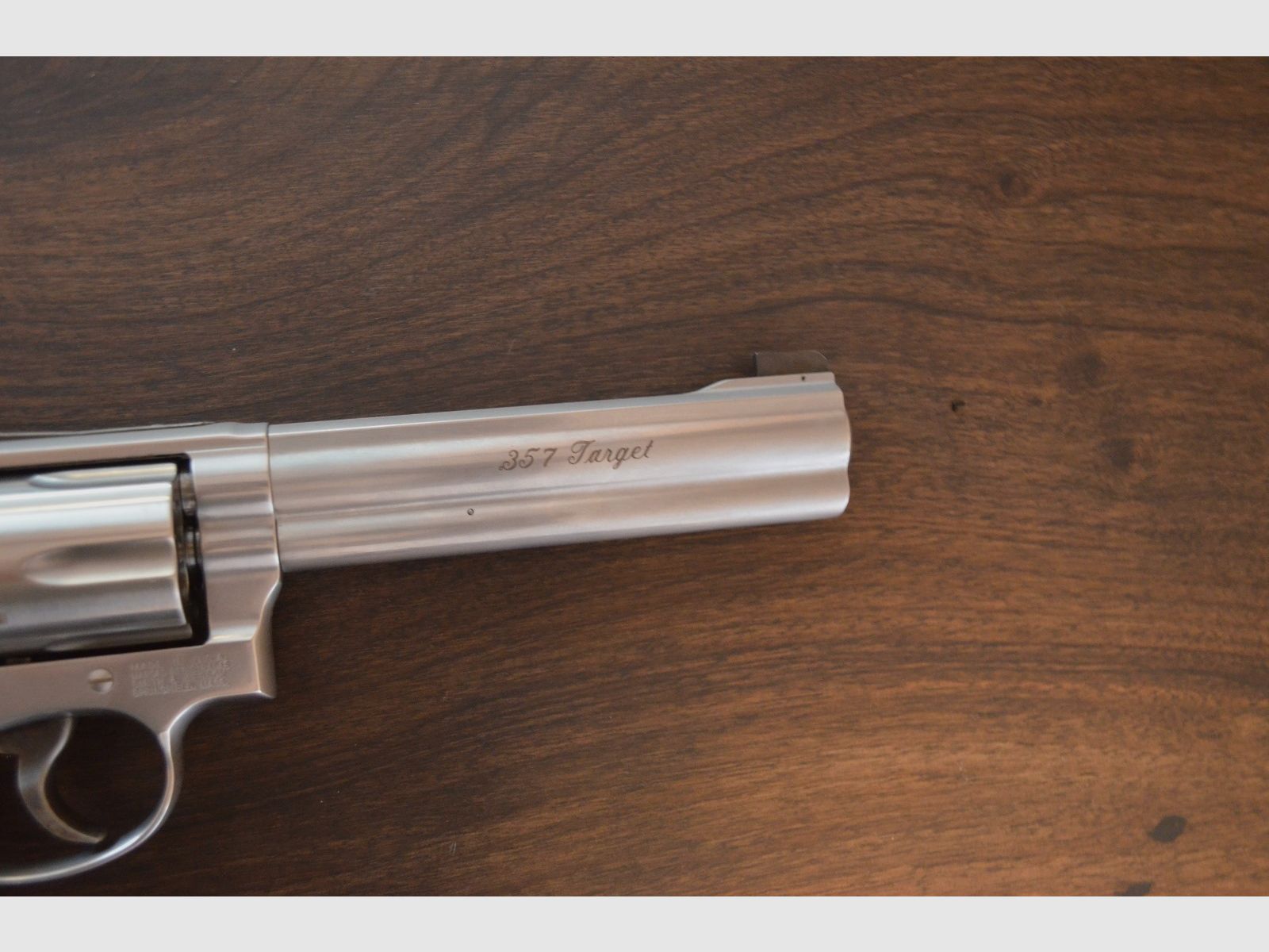 Smith & Wesson 686-6 Target Champion Kal.357 Mag. 6 Zoll Lauf im S&W Koffer mit Zubehör