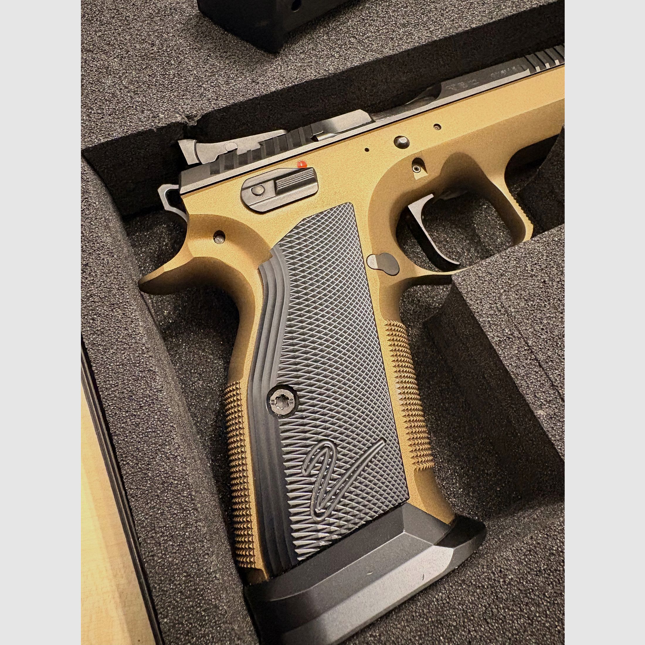 CZ TS 2 Bronze - Beamtenwaffe 