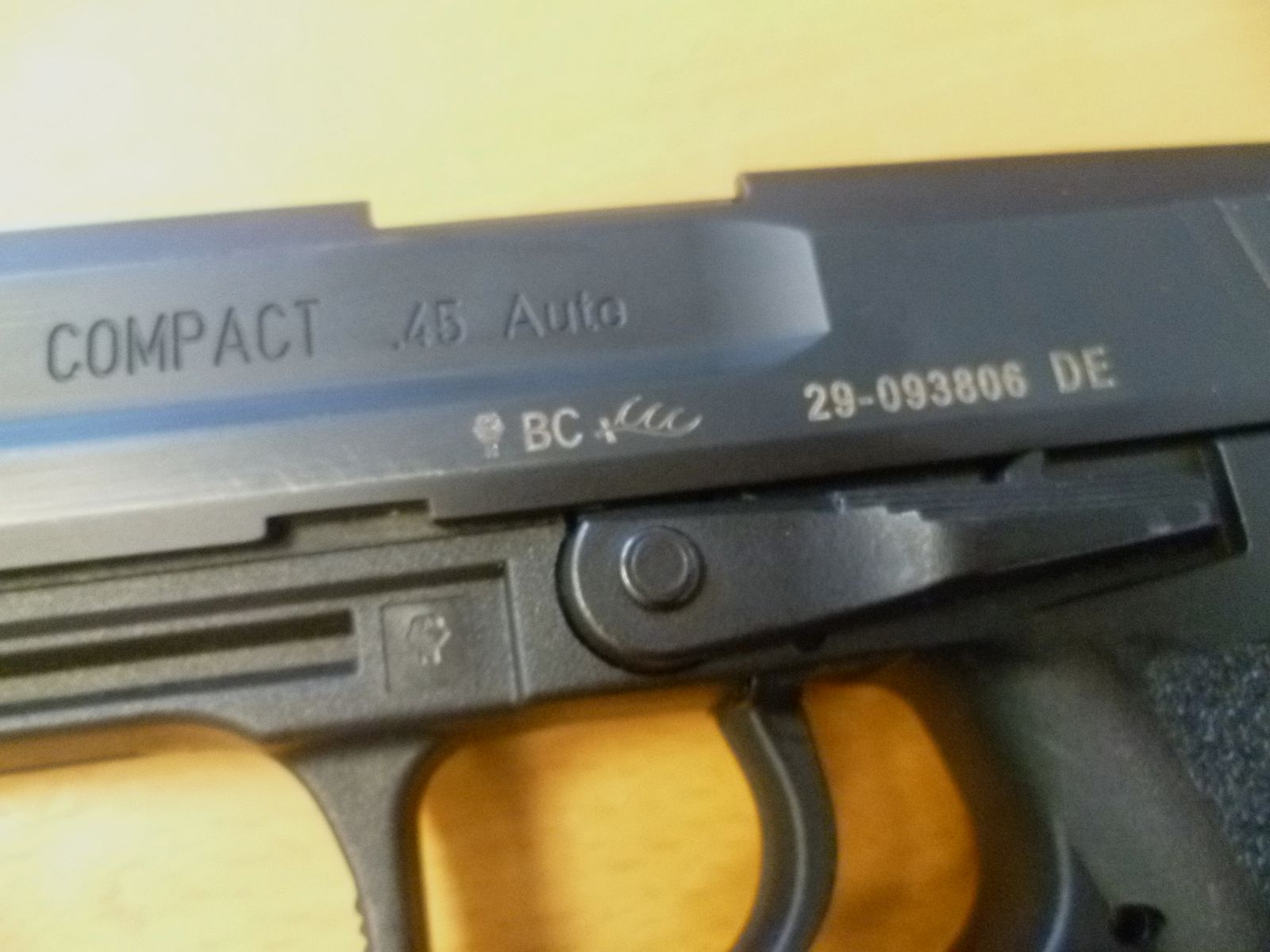 Pistole Heckler & Koch USP Compact .45 Auto