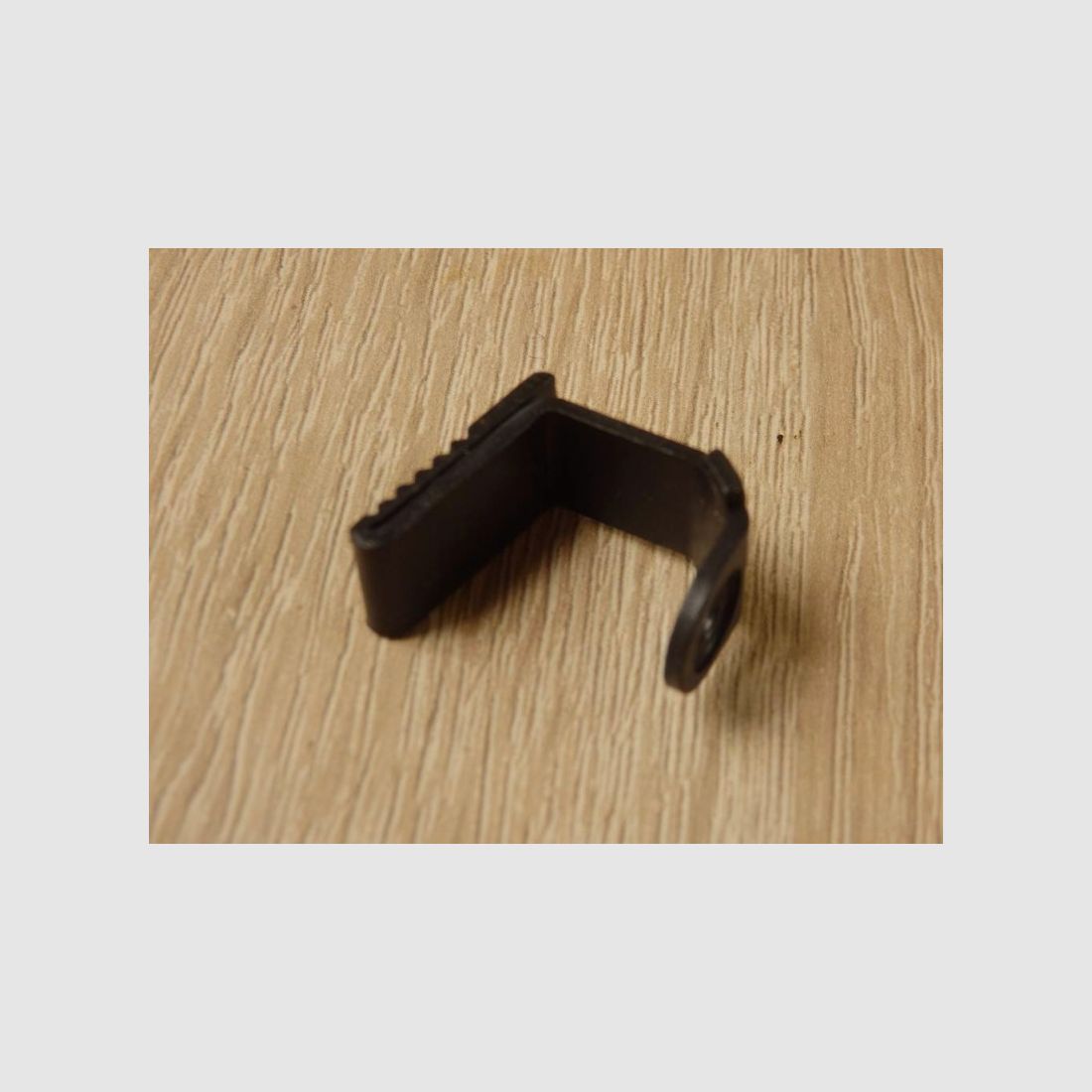 Retén del cargador para la pistola P-83, imagen 2 de 9