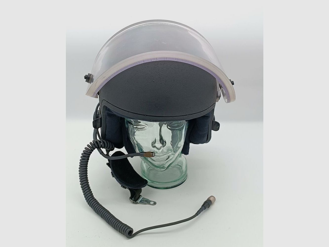 Schuberth P100 Polizeihelm aus Kevlar mit ballistischem Visier