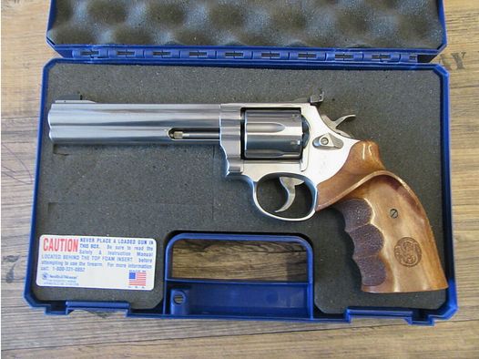 Smith & Wesson 686 Target Champion