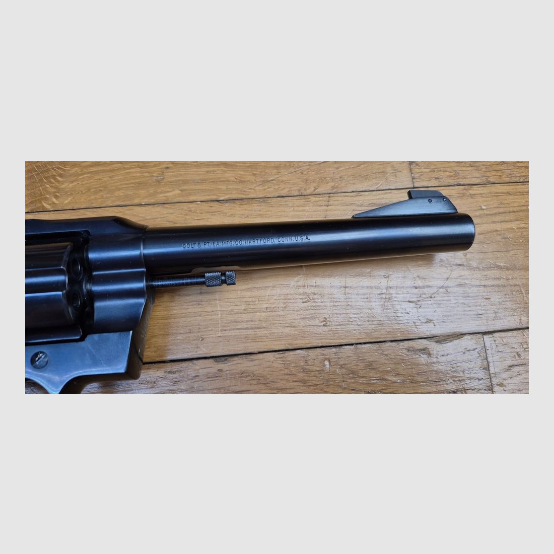 Mythischer Revolver Colt Officer Model Match – Kal. 22LR – Schwerer Lauf – Waffe aus Hartford von 1966 – Ästhetik und Spitzentechnologie – Seltene Stück für das Schießen und Training in sehr hoher Qualität – Ausgezeichneter Zustand, fast wie neu – TBE +++, Bild 20 von 22