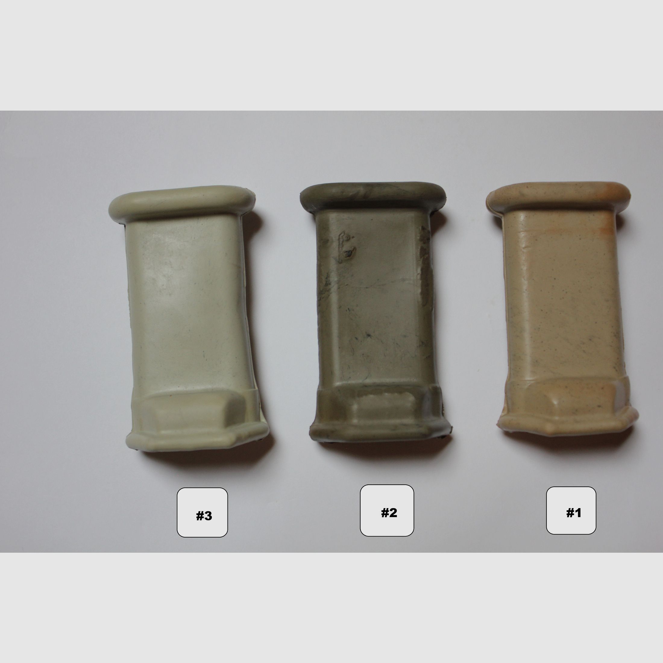 3 Rumänische 6h3 (6x3) AK Bajonette komplett inkl. Gummi Isolator und Leder Frosch  // AKM Bakelit Vintage