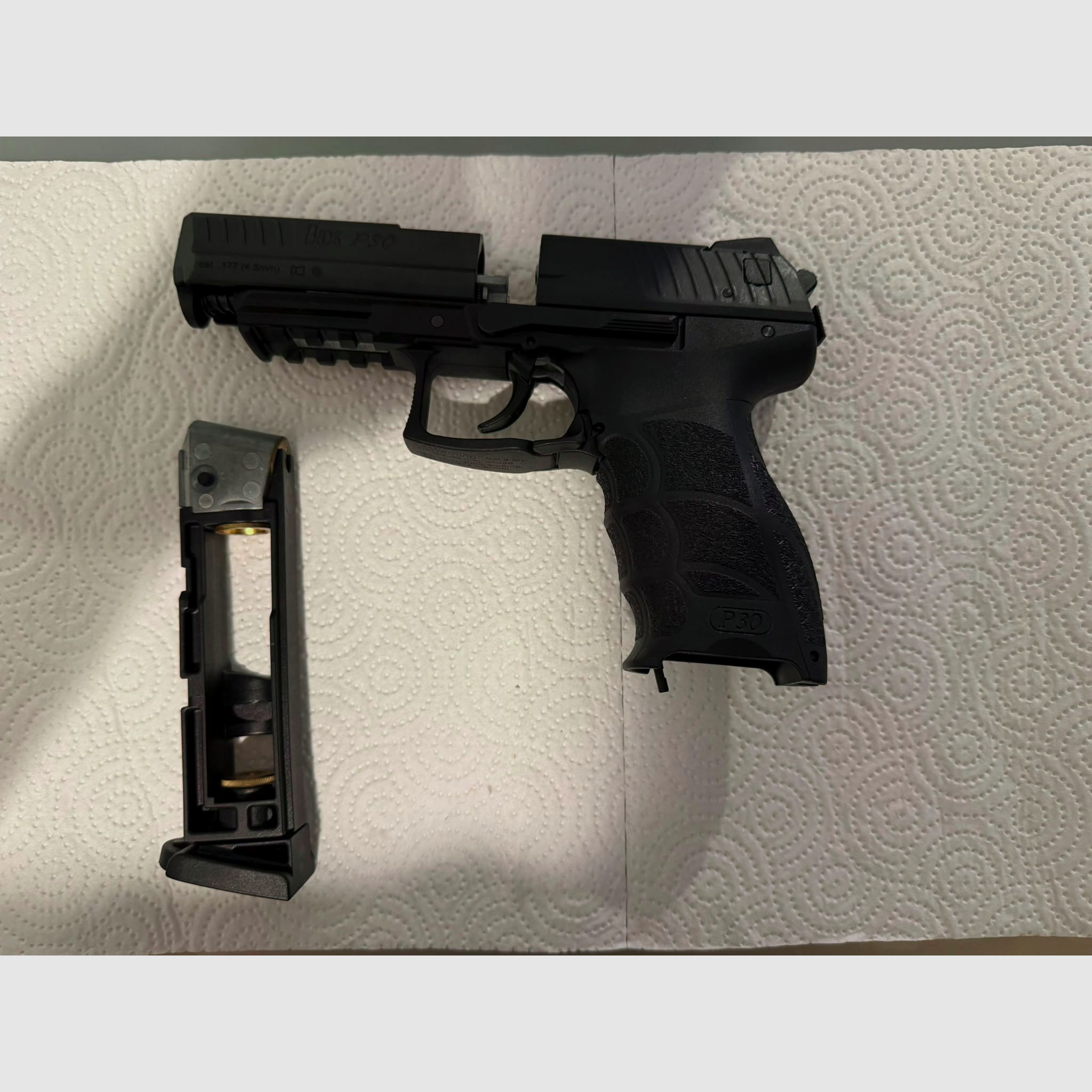Heckler&Koch   P30  Pistolet Co2