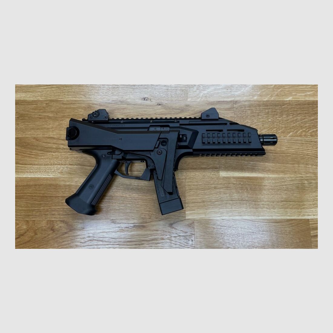 Pistolet CZ Skorpion EVO3 S1 semi-automatique 9mm Luger