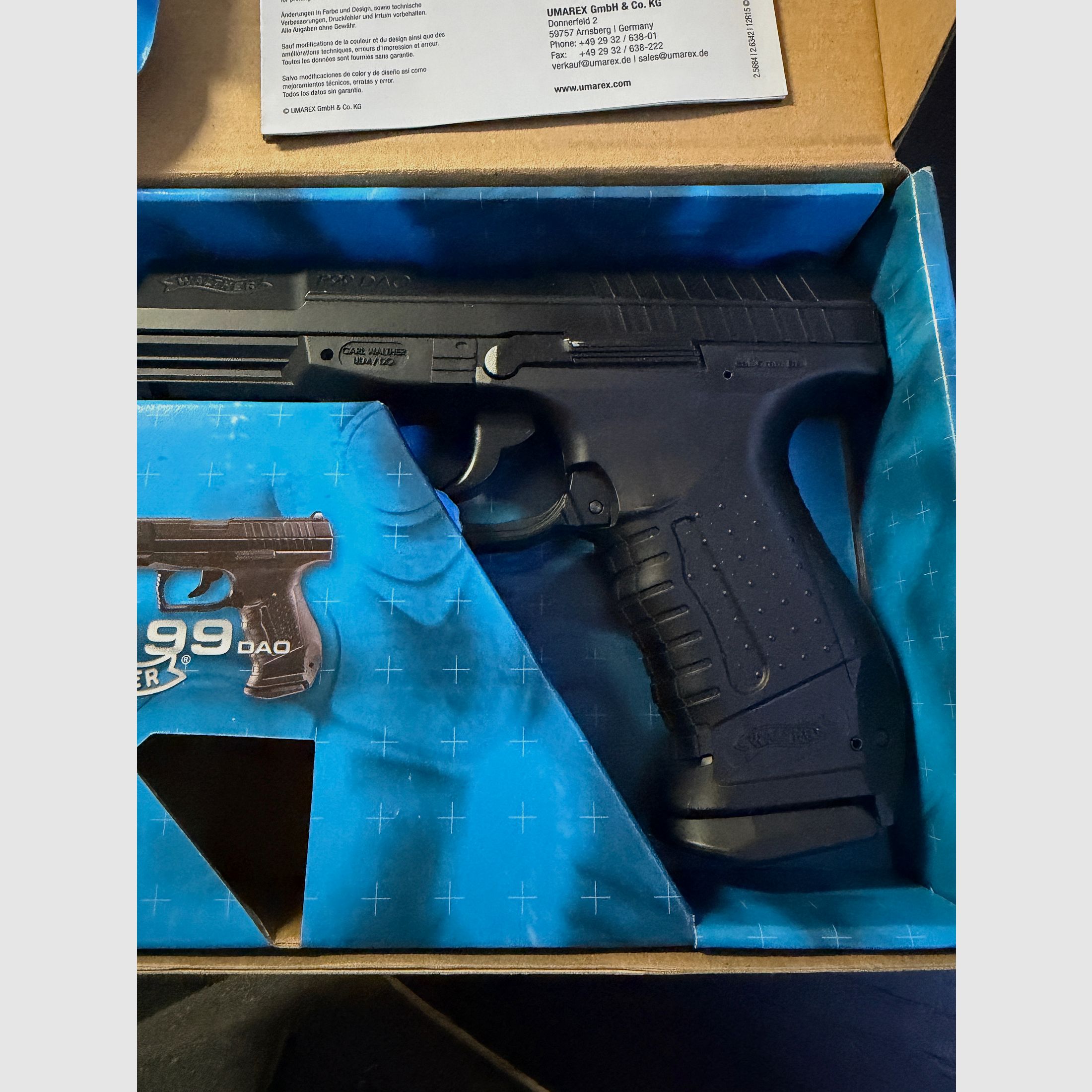 Walther p99 DAO co2 airsoft top condition lots of accessories