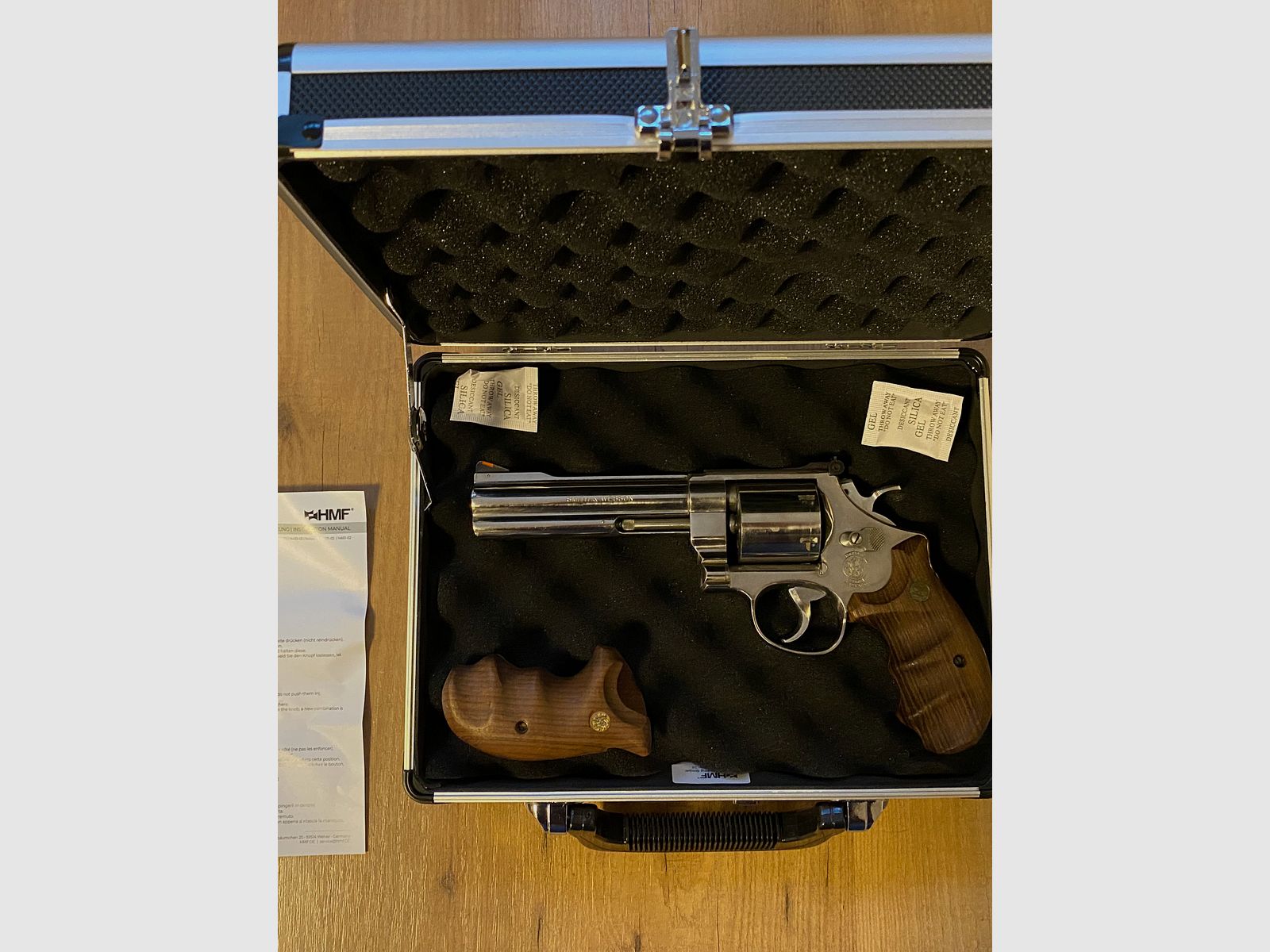 Smith & Wesson 627.0 Target .357, including gun case and accessories