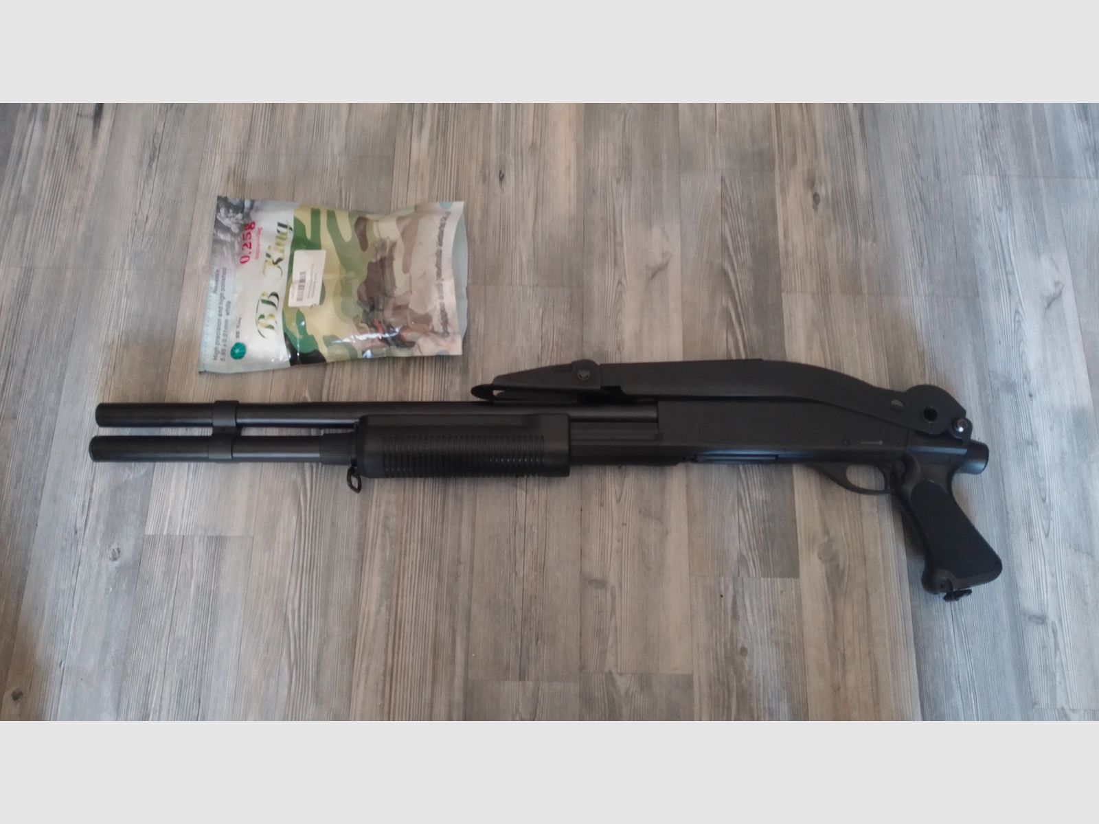 Softair Schrotflinte / Shotgun -  Cyma M870 Shotgun mit Stahl-Klappschaft Long-Type Tri-Barrel Vollmetall Springer 6mm BB schwarz  